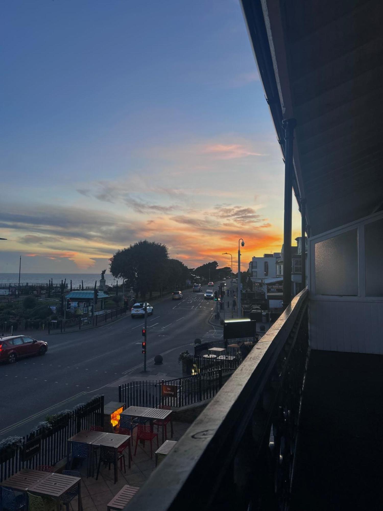 The Royal Hotel - Clacton On Sea Bagian luar foto