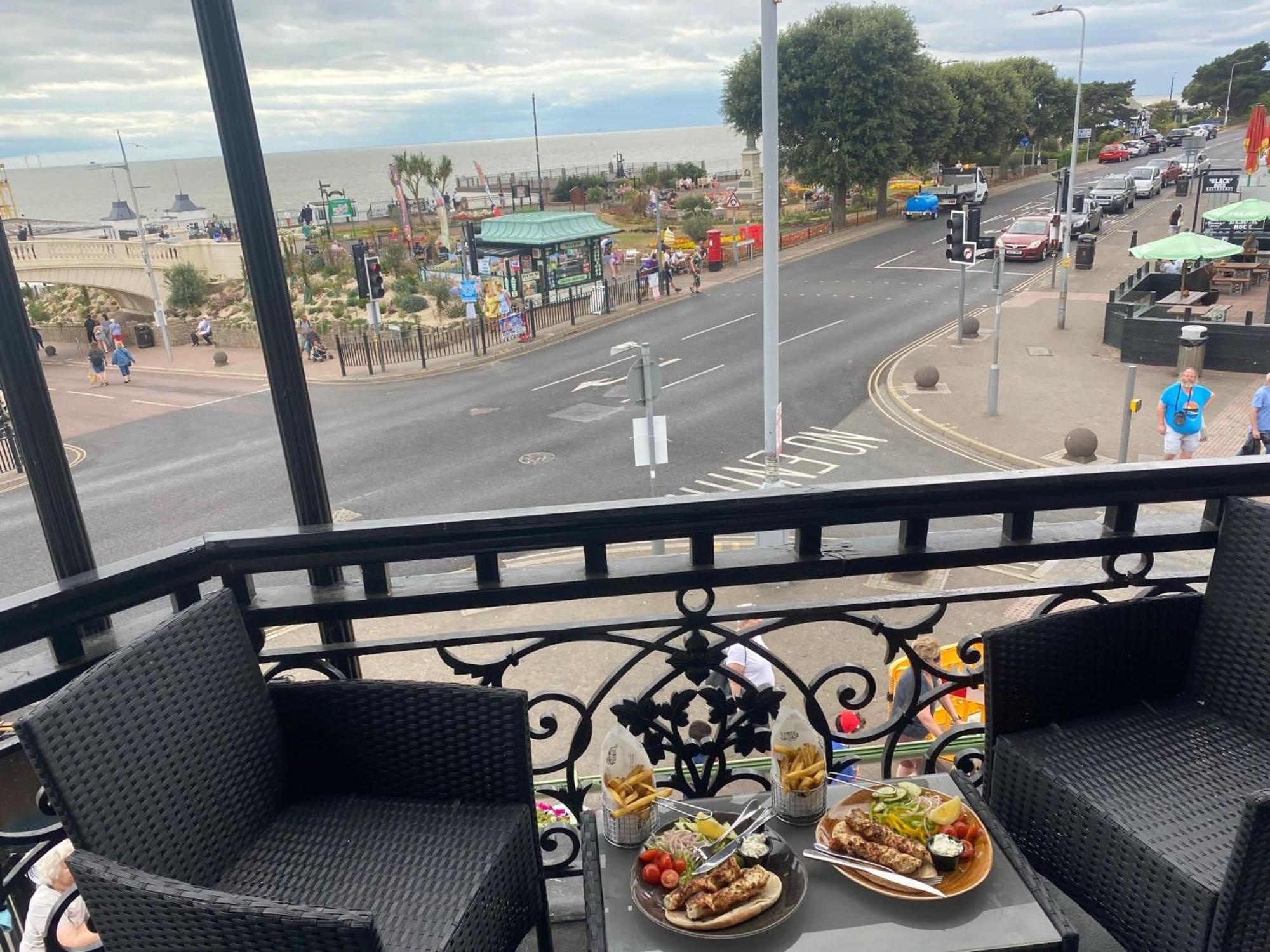 The Royal Hotel - Clacton On Sea Bagian luar foto
