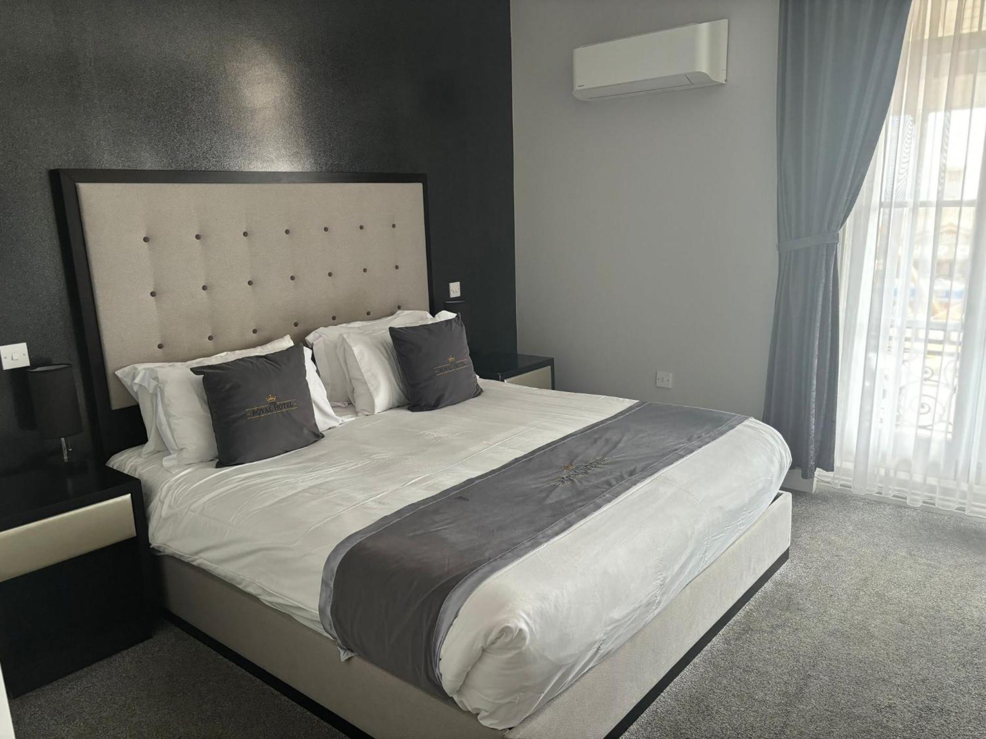 The Royal Hotel - Clacton On Sea Bagian luar foto